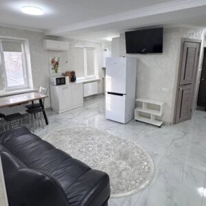 Аренда квартиры в пгт. Беловодск, ул. Комсомольская 19. Кв4. 2шка